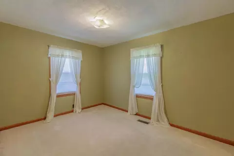 Bedroom - 949 Ely Rd, Hixson, TN 37343 photo 4 of 6