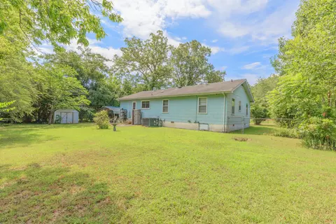 Exterior - 949 Ely Rd, Hixson, TN 37343 photo 6 of 10