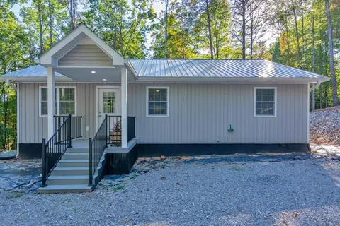890 Lee Station Mtn Rd, Pikeville, TN 37367