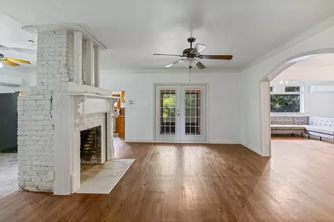 Living - 200 Memory Ln, Benton, TN 37307 photo 4 of 7