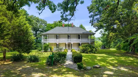 200 Memory Ln, Benton, TN 37307
