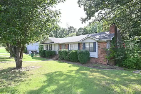 1015 Olde Mill Ln, Hixson, TN 37343