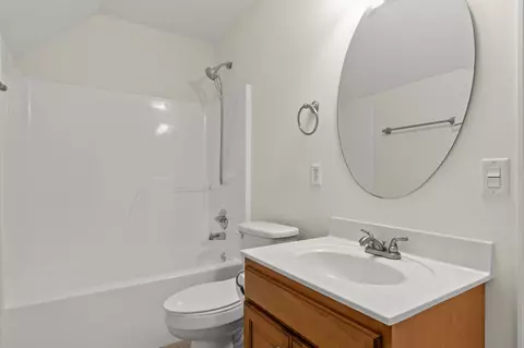 Bath - 9859 Fieldcrest Dr, Apison, TN 37302 photo 5 of 7