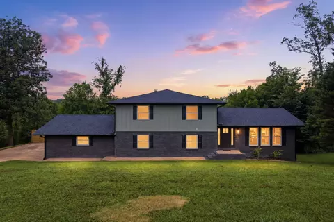 8178 Savannah Hills Dr, Ooltewah, TN 37363