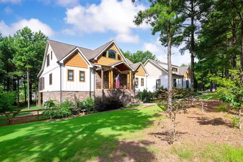 365 Lookout View Dr, Jasper, TN 37347
