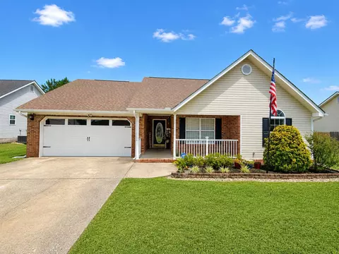 57 Bunker Dr, Rossville, GA 30741