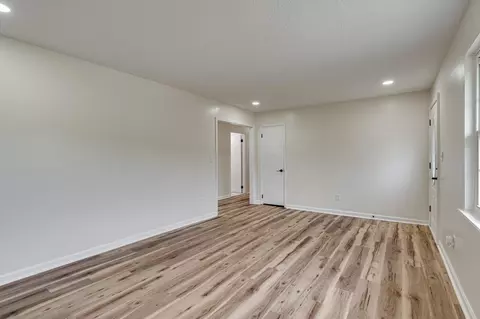 Living - 7446 Davis Mill Cir, Harrison, TN 37341 photo 4 of 4