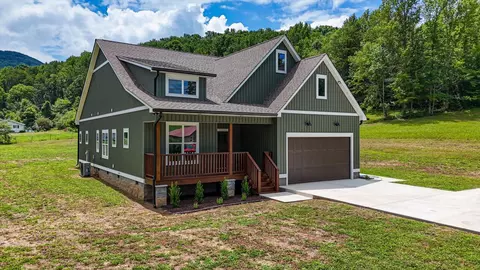 8880 Griffith Hwy, Whitwell, TN 37397