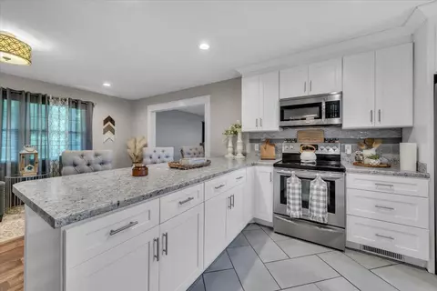 Kitchen - 593 Dover Rd, Jasper, TN 37347 photo 9 of 10