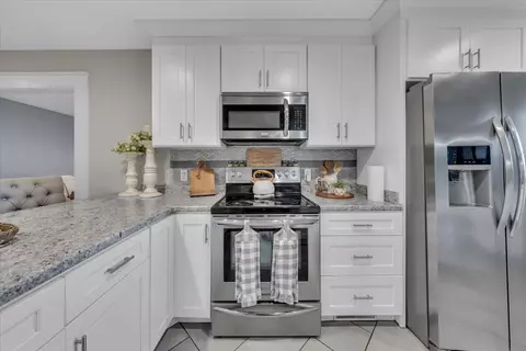 Kitchen - 593 Dover Rd, Jasper, TN 37347 photo 6 of 10