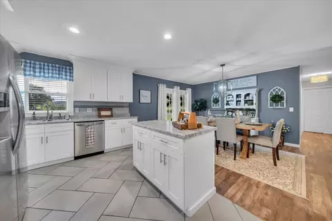 Kitchen - 593 Dover Rd, Jasper, TN 37347 photo 2 of 10