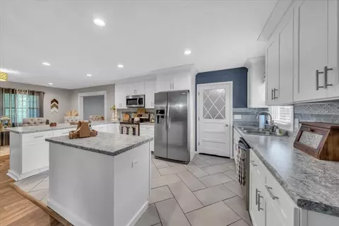 Kitchen - 593 Dover Rd, Jasper, TN 37347 photo 3 of 10