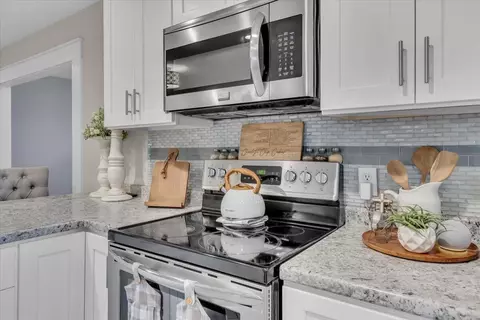 Kitchen - 593 Dover Rd, Jasper, TN 37347 photo 1 of 10
