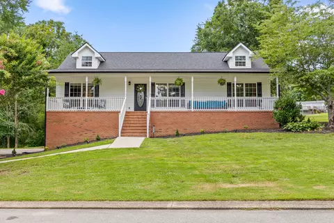 2247 N Fork Dr, Soddy Daisy, TN 37379