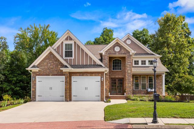 978 Brooke Stone Dr, Soddy Daisy, TN 37379