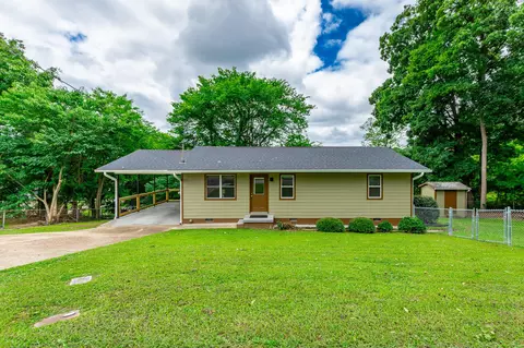 275 Lawrence Dr, Rossville, GA 30741