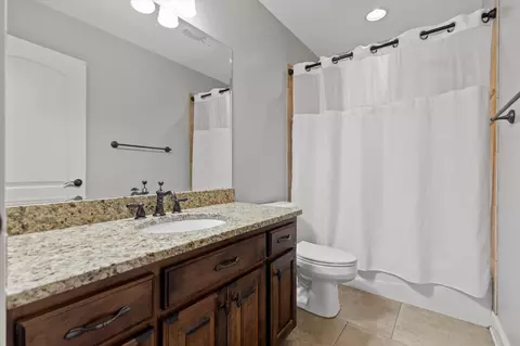 Bath - 339 White Eagle Trl, Ringgold, GA 30736 photo 10 of 11