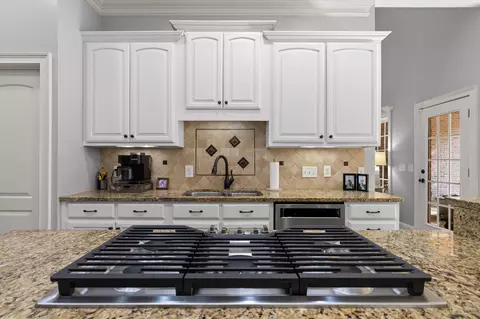 Kitchen - 339 White Eagle Trl, Ringgold, GA 30736 photo 5 of 5