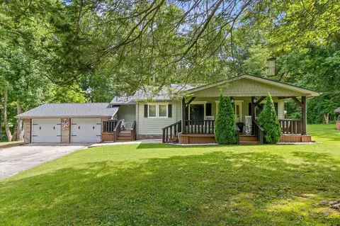 1504 Hotwater Rd, Soddy Daisy, TN 37379
