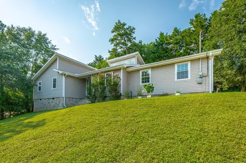 401 Shannon Dr, Hixson, TN 37343