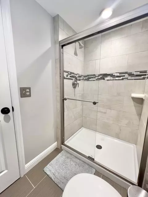 Bath - 411 Oak Tree Rd, Ringgold, GA 30736 photo 5 of 5