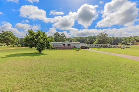 Exterior - 3888 Keith Rd, Ringgold, GA 30736 photo 3 of 9