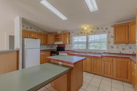 Kitchen - 3888 Keith Rd, Ringgold, GA 30736 photo 1 of 3