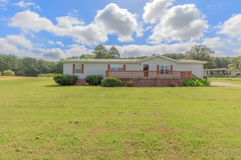 Exterior - 3888 Keith Rd, Ringgold, GA 30736 photo 5 of 9