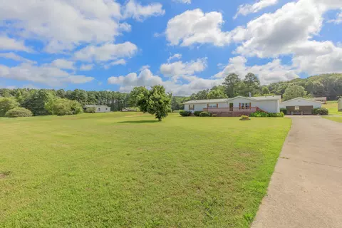 Exterior - 3888 Keith Rd, Ringgold, GA 30736 photo 4 of 9