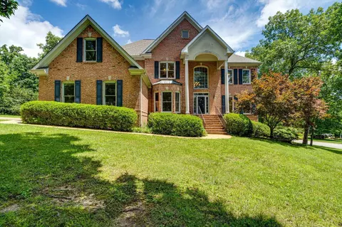 55 Middle Creek Rd, Signal Mountain, TN 37377