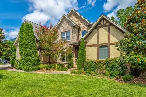 575 Blue Canyon Ln, Hixson, TN 37343