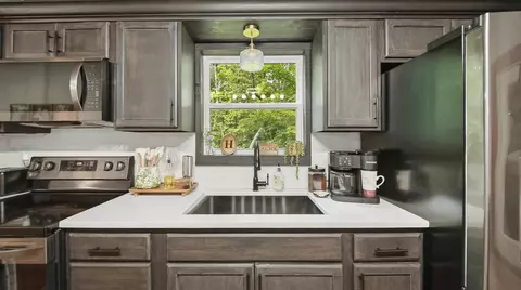 Kitchen - 700 Upper Firetower Rd, Sequatchie, TN 37374 photo 3 of 3