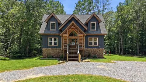 Exterior - 700 Upper Firetower Rd, Sequatchie, TN 37374 photo 2 of 5