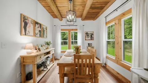 Dining - 700 Upper Firetower Rd, Sequatchie, TN 37374 photo 1 of 1