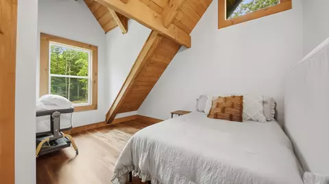 Bedroom - 700 Upper Firetower Rd, Sequatchie, TN 37374 photo 3 of 4