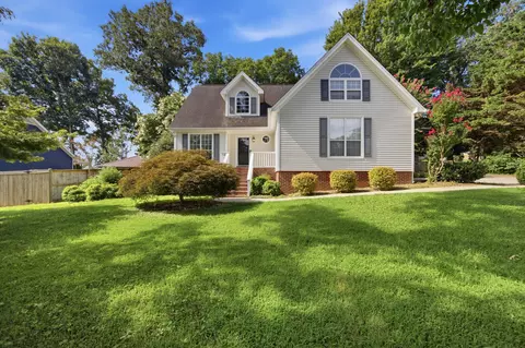 9811 Autumn Glen Dr, Soddy Daisy, TN 37379