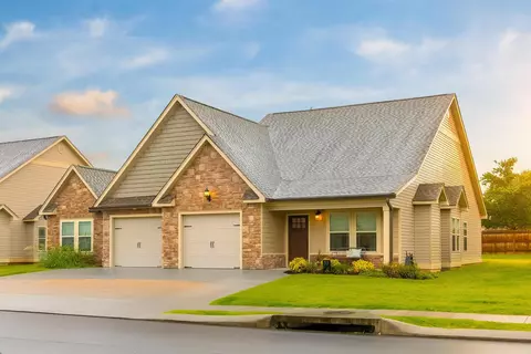 83 Morning Mist Dr, Rossville, GA 30741