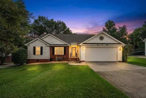 318 Eaglebend Dr, Cohutta, GA 30710