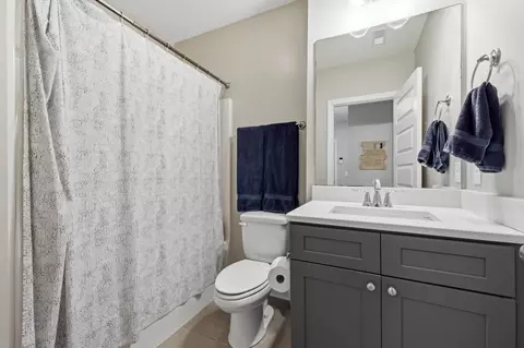 Bath - 7410 Pfizer Dr, Ooltewah, TN 37363 photo 3 of 3