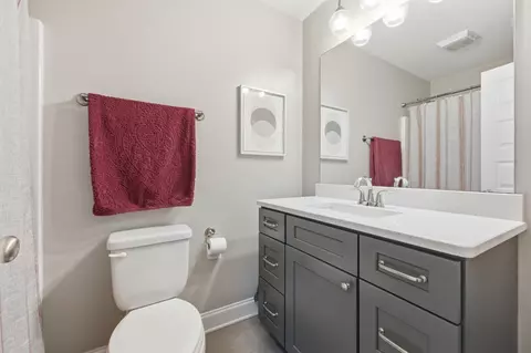 Bath - 7410 Pfizer Dr, Ooltewah, TN 37363 photo 2 of 3