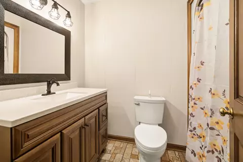 Bath - 308 Pheasant Dr, Dalton, GA 30721 photo 1 of 2