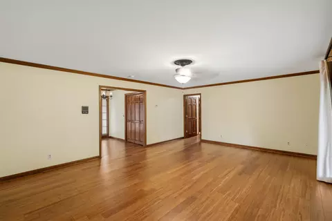 Living - 308 Pheasant Dr, Dalton, GA 30721 photo 3 of 4
