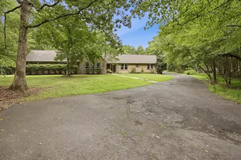 223 Forrestway Dr, Lafayette, GA 30728