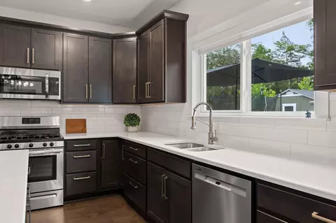 Kitchen - 1706 Buttonwood Loop, Chattanooga, TN 37421 photo 4 of 6