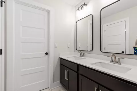 Bath - 1706 Buttonwood Loop, Chattanooga, TN 37421 photo 2 of 6