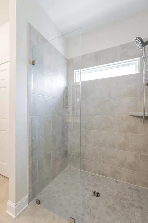 Bath - 1711 Buttonwood Loop, Chattanooga, TN 37421 photo 2 of 4
