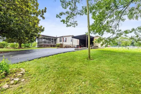 156 Barker Cir, Signal Mountain, TN 37377