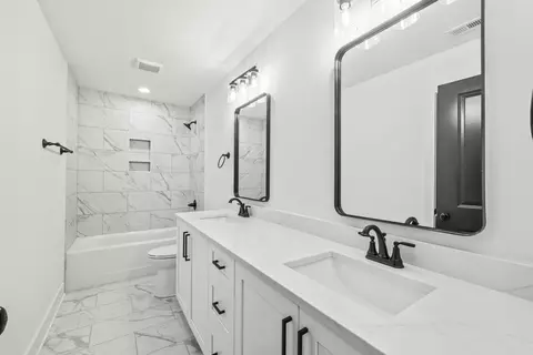 Bath - 270 Cascade Dr, Rossville, GA 30741 photo 5 of 6