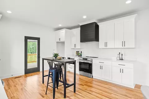 Kitchen - 270 Cascade Dr, Rossville, GA 30741 photo 4 of 7