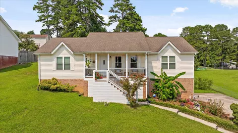 8501 Bay Run Dr, Hixson, TN 37343